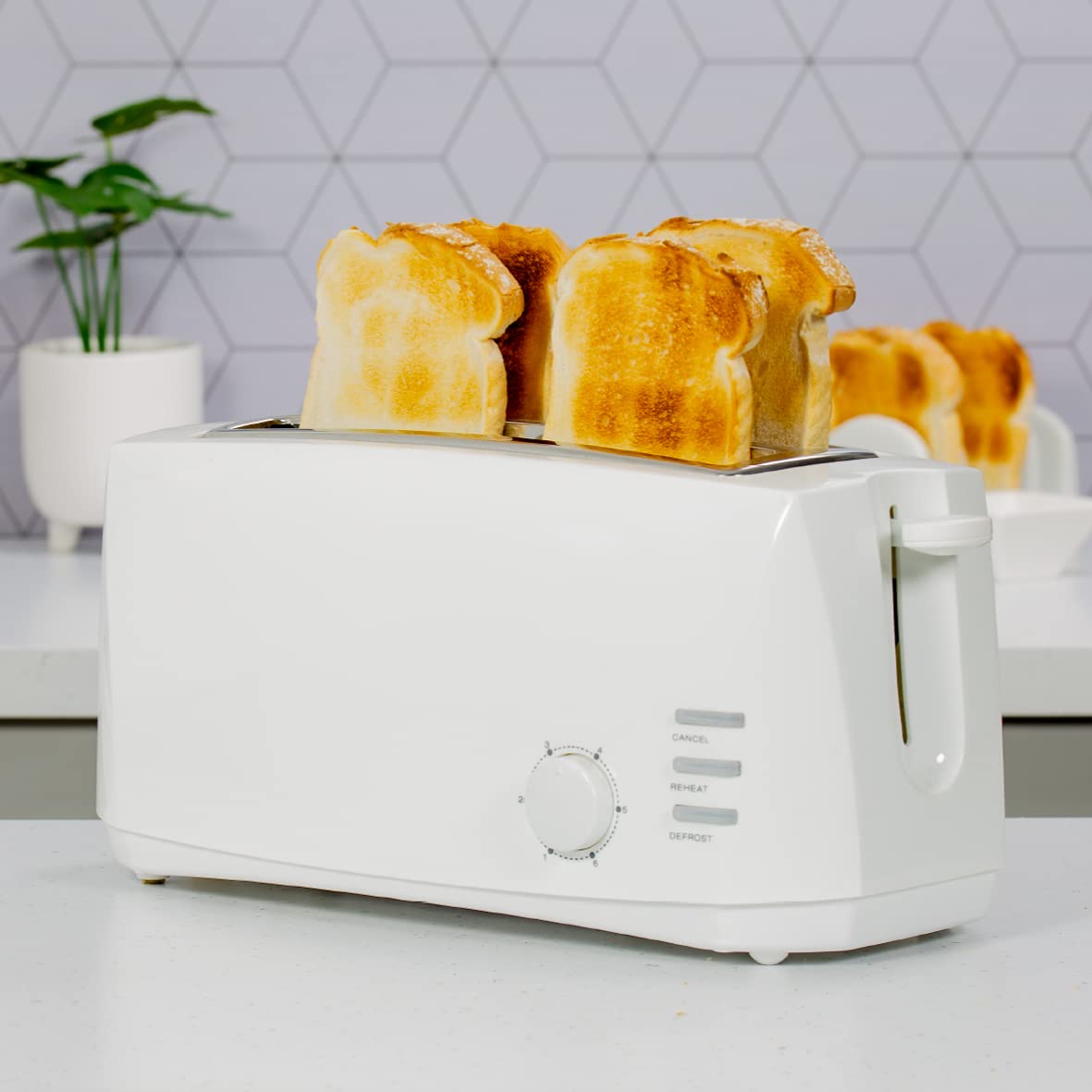 Quest 1400W white 4-slice toaster with extra-wide slots