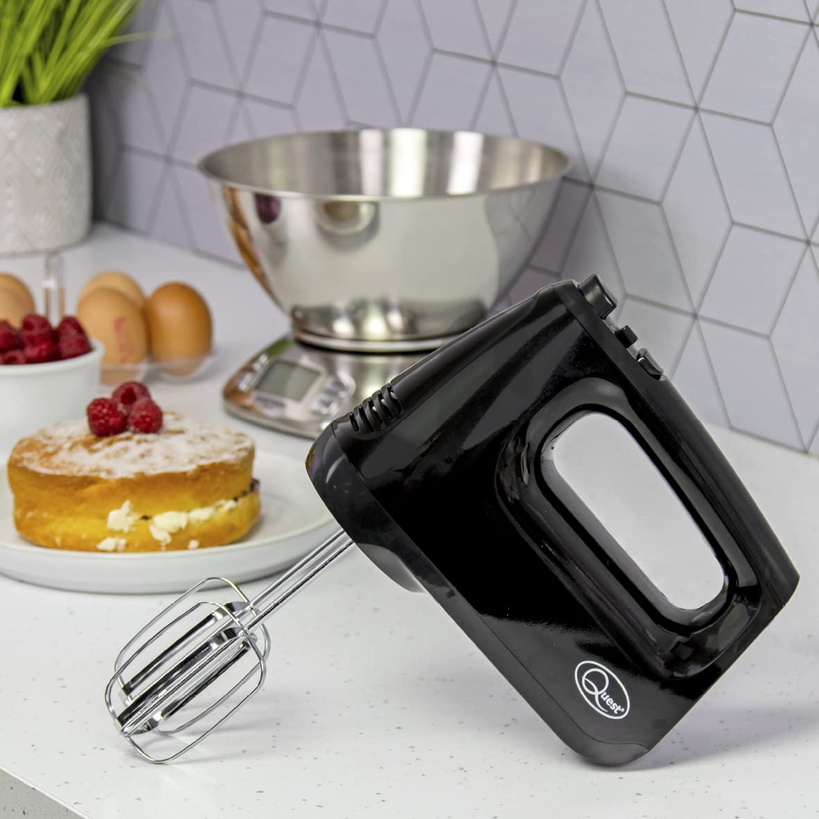 Quest black 400W hand mixer with storage case