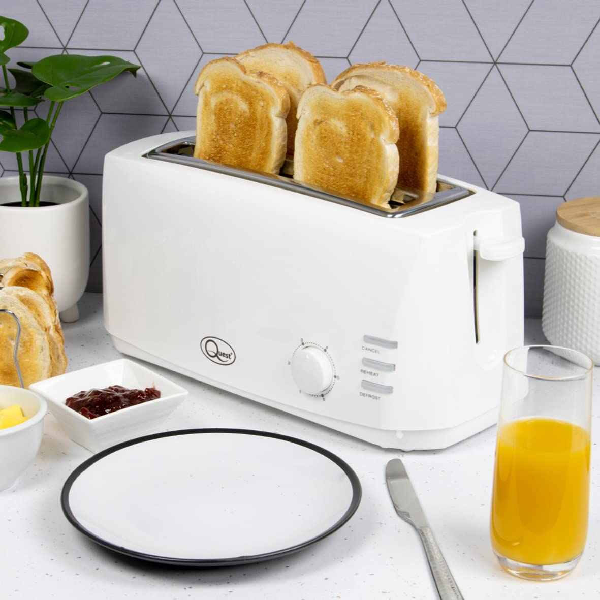 Quest 1400W white 4-slice toaster with extra-wide slots