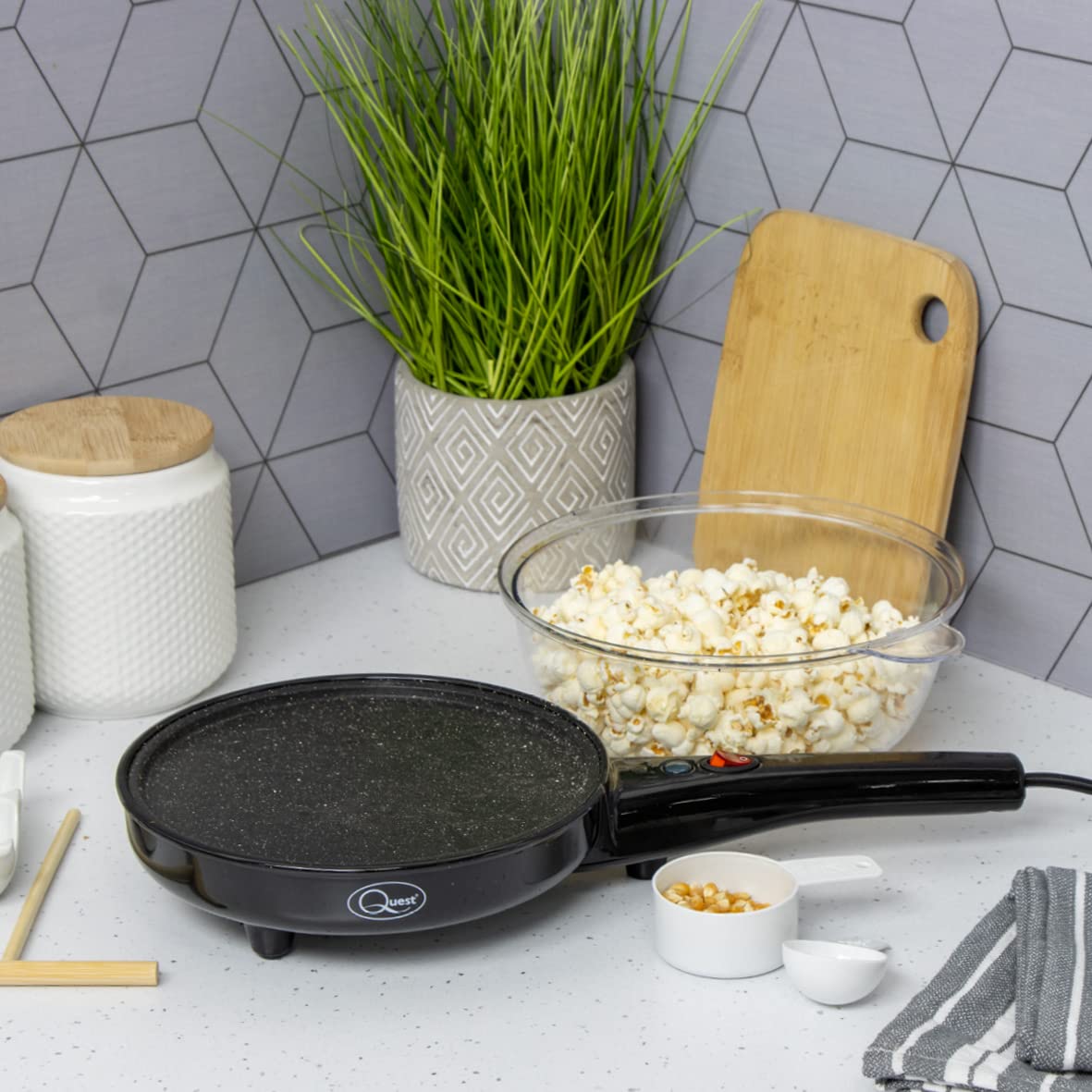 Quest 2-in-1 popcorn and crepe maker with 8 inch plate