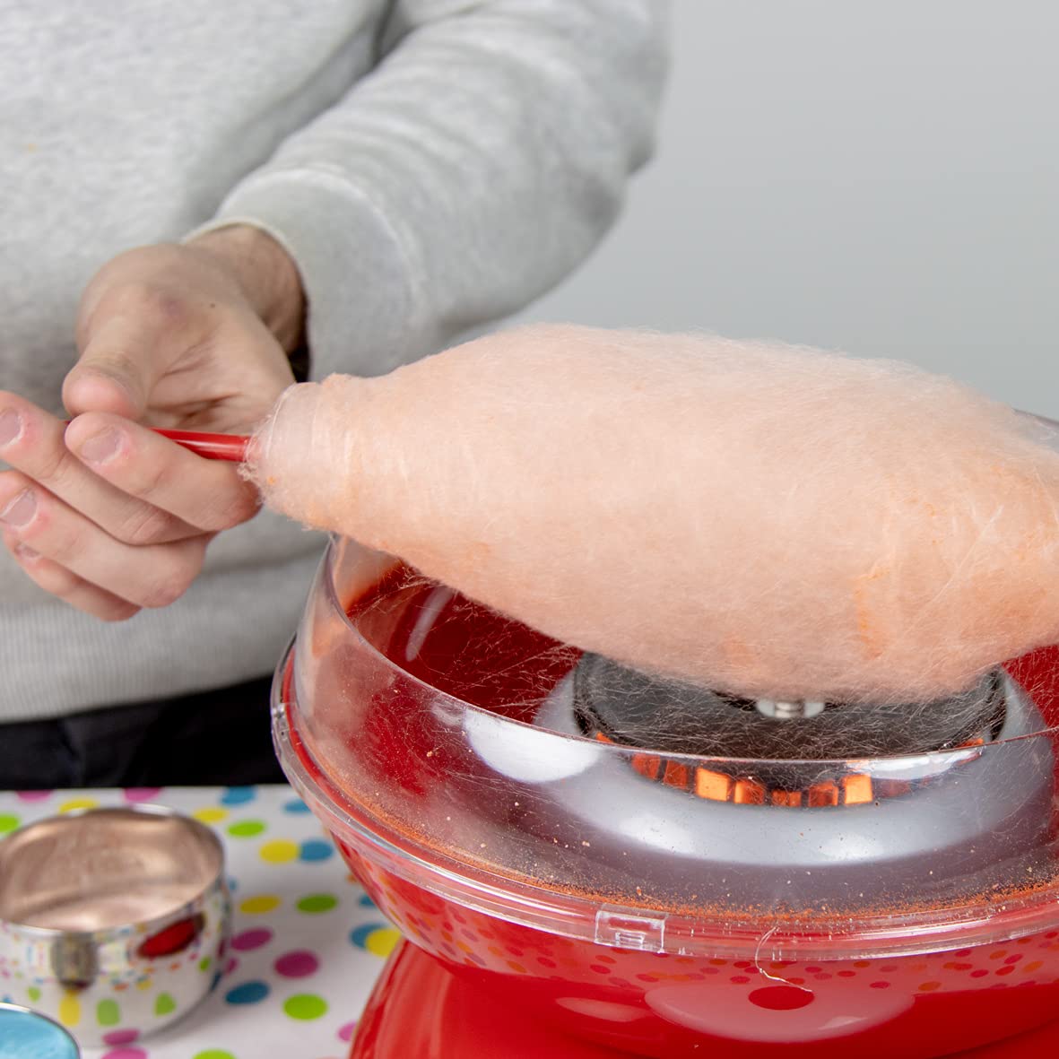 Global Gizmos red retro 500W candy floss maker