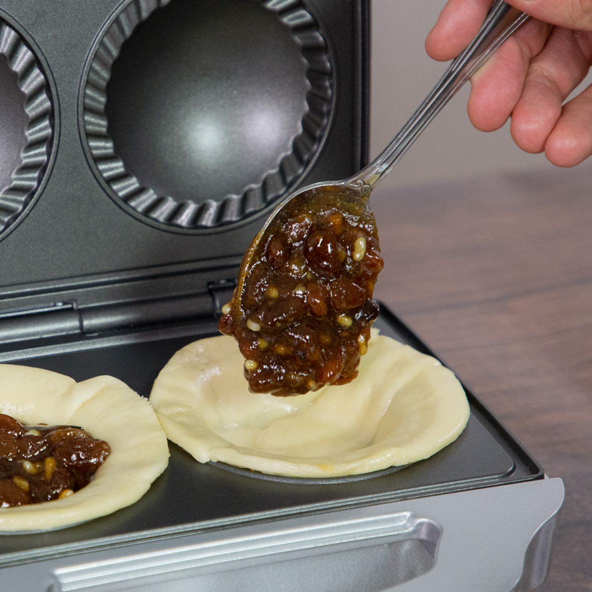 Quest double deep-fill pie maker