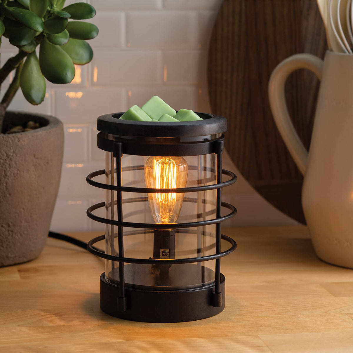 Candle Warmers Etc. Coastal Edison Bulb fragrance warmer – black