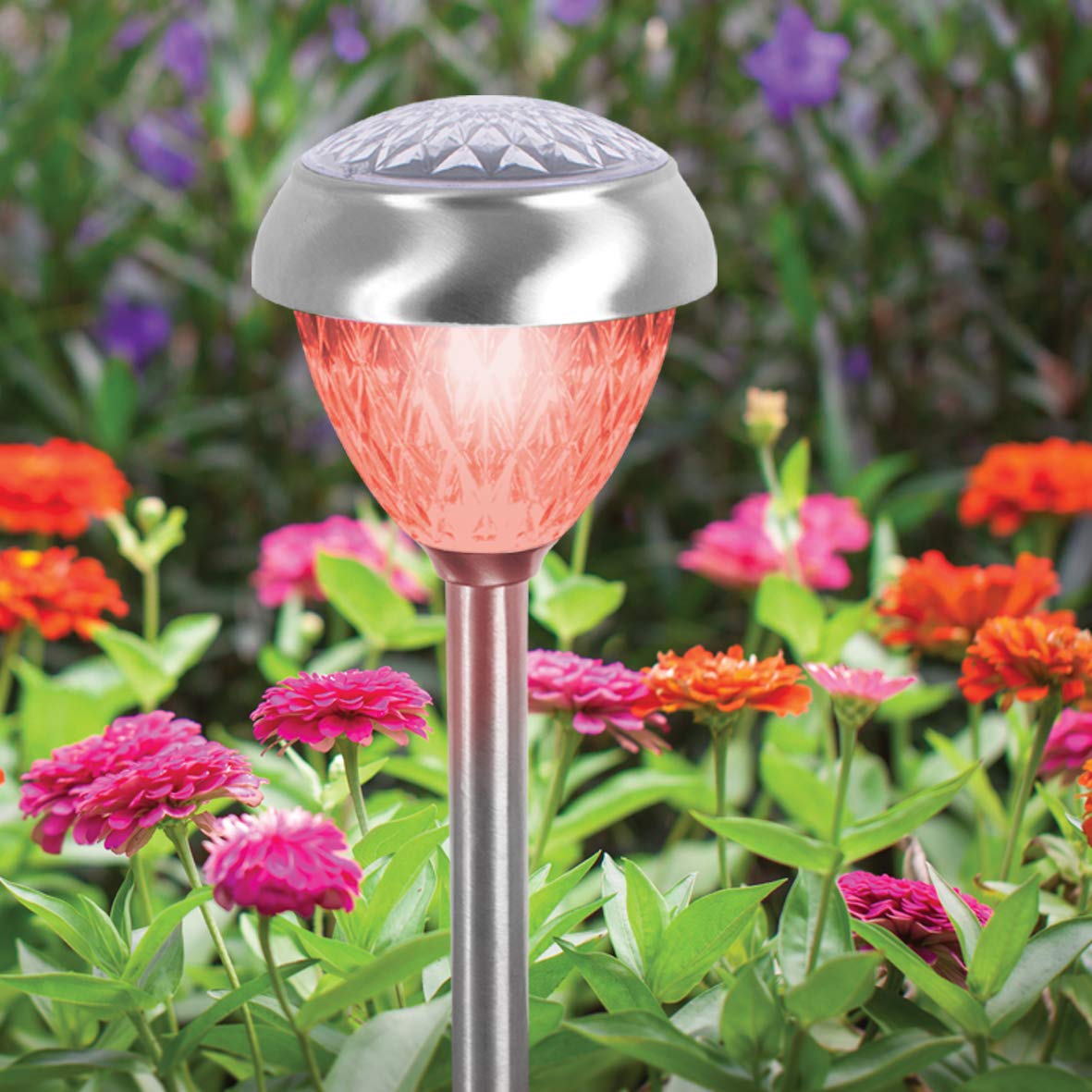 GardenKraft diamond-cut solar light detail