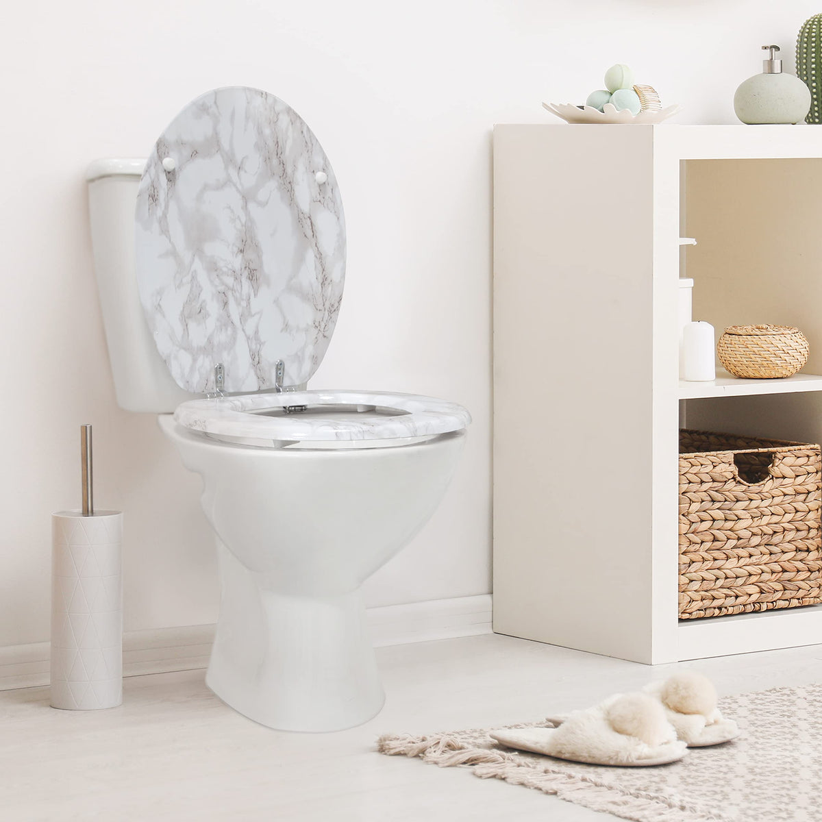 Marble-effect toilet seat with chrome hinges