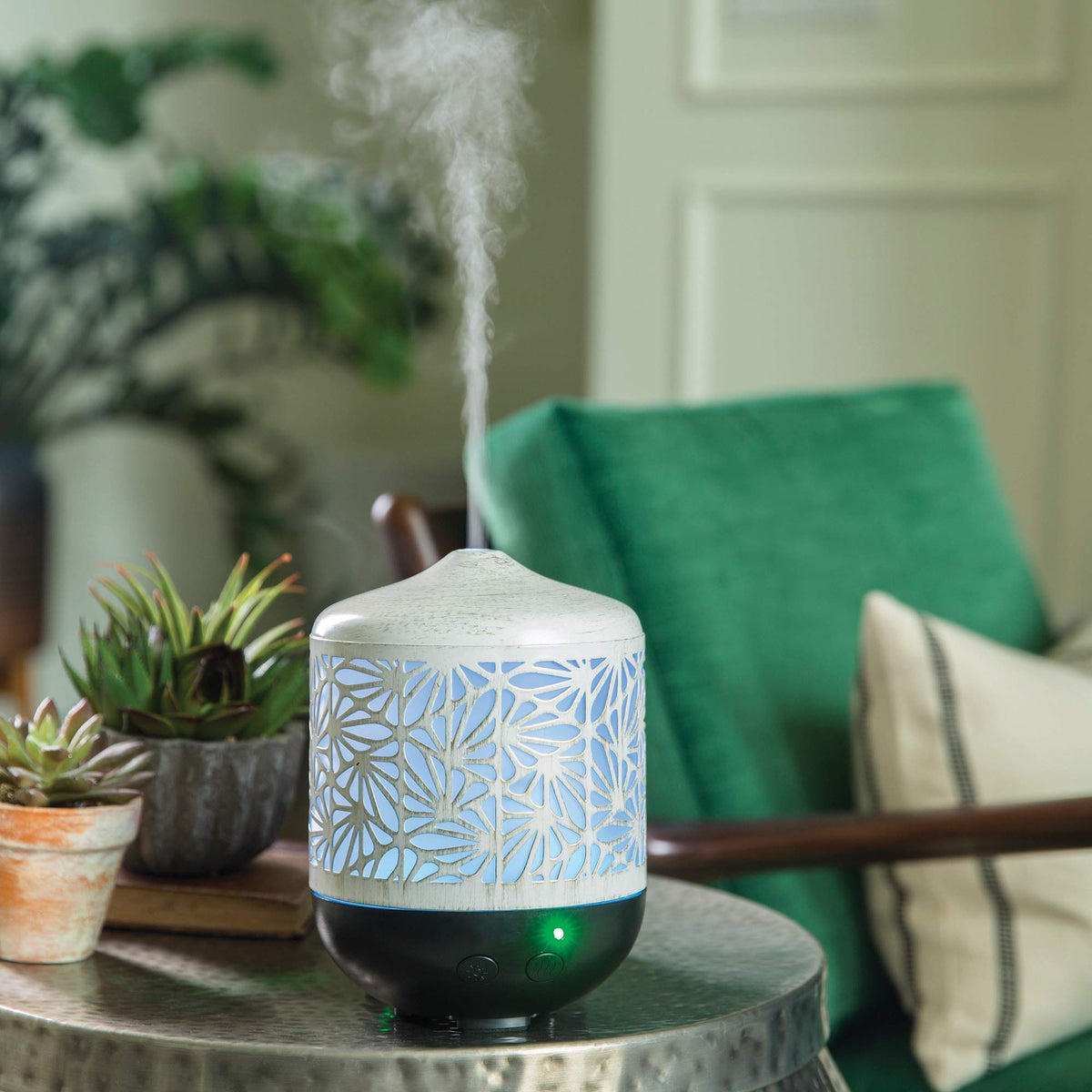 Airomé Champagne Palmette 250ml cut-metal ultrasonic essential oil diffuser