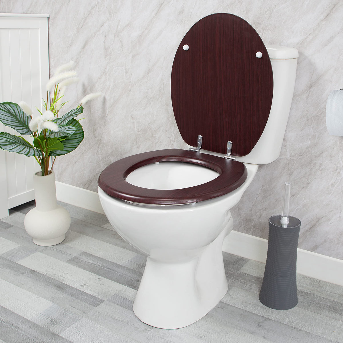Mahogany-effect toilet seat with chrome hinges