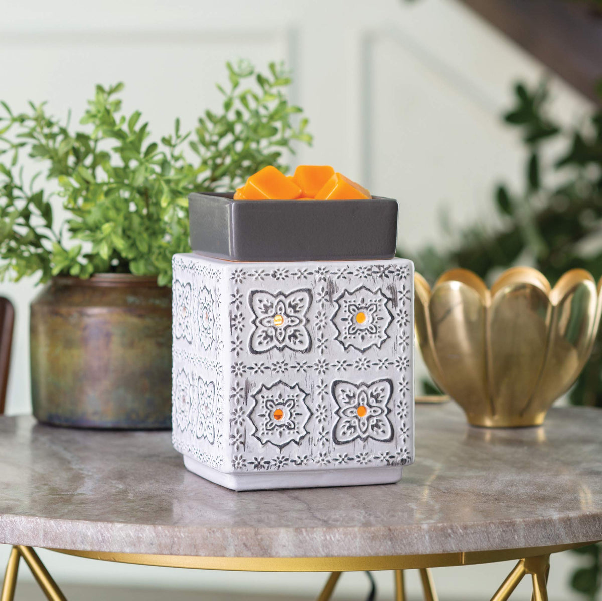 Candle Warmers Etc. Modern Cottage grey and white fragrance warmer