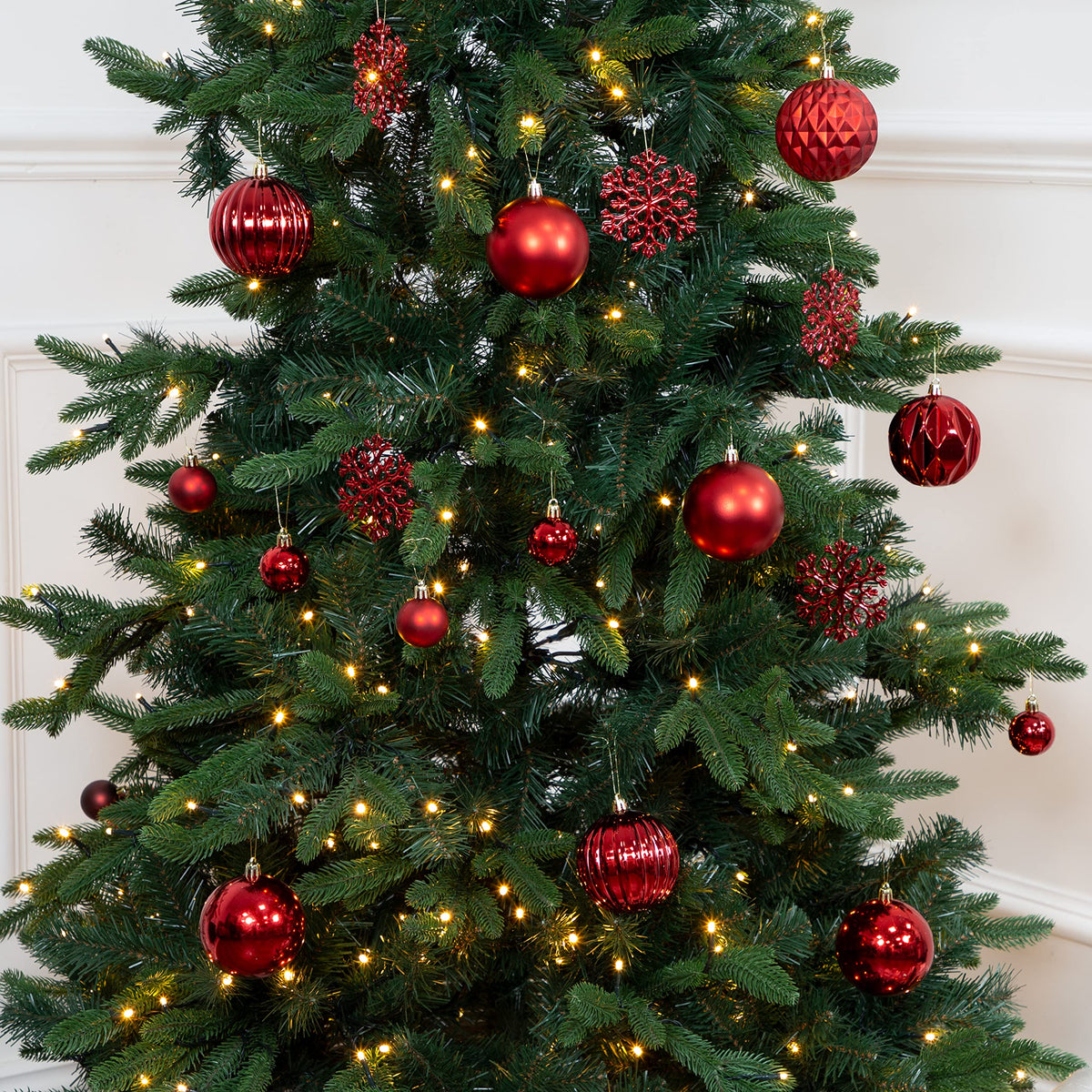 Red shatterproof Christmas baubles set of 50 mixed sizes