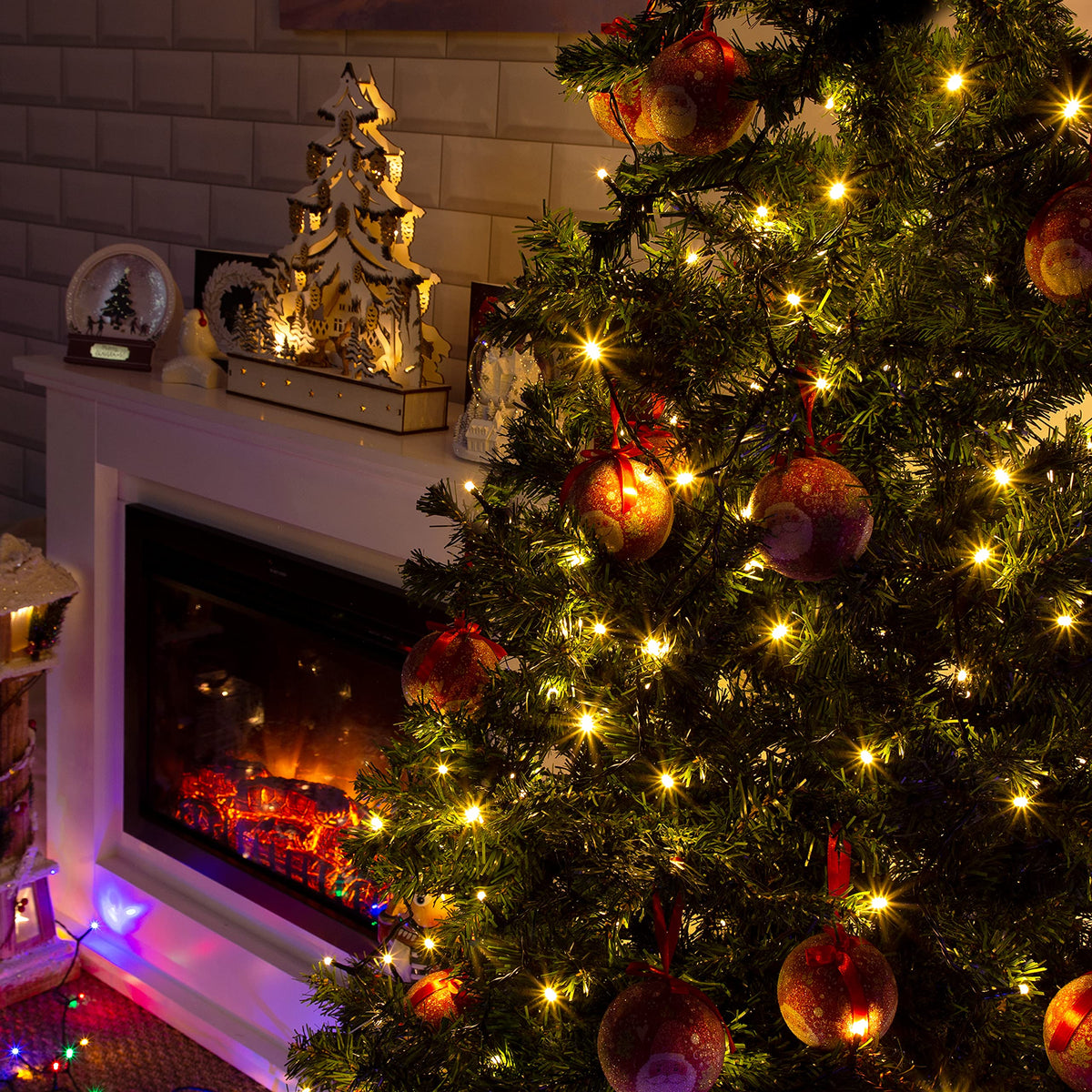 Warm white Christmas string lights with eight functions