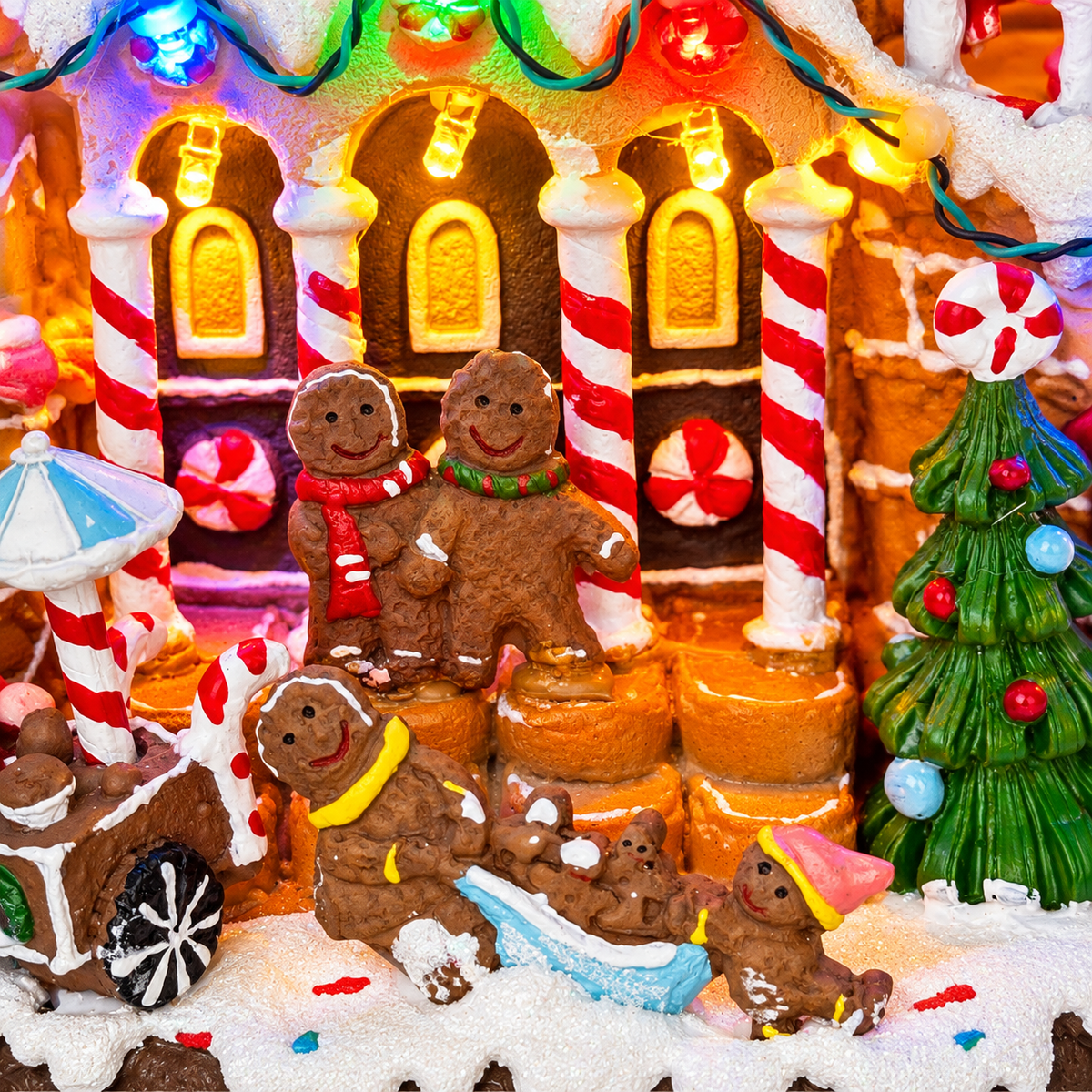 Widdop gingerbread house showing the rotating character Christmas scene