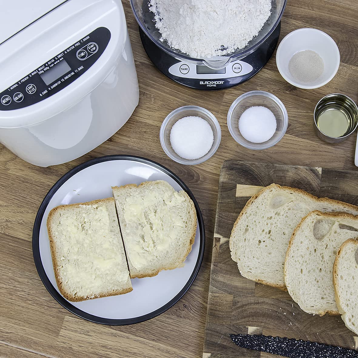 Quest white 900g bread maker with digital controls