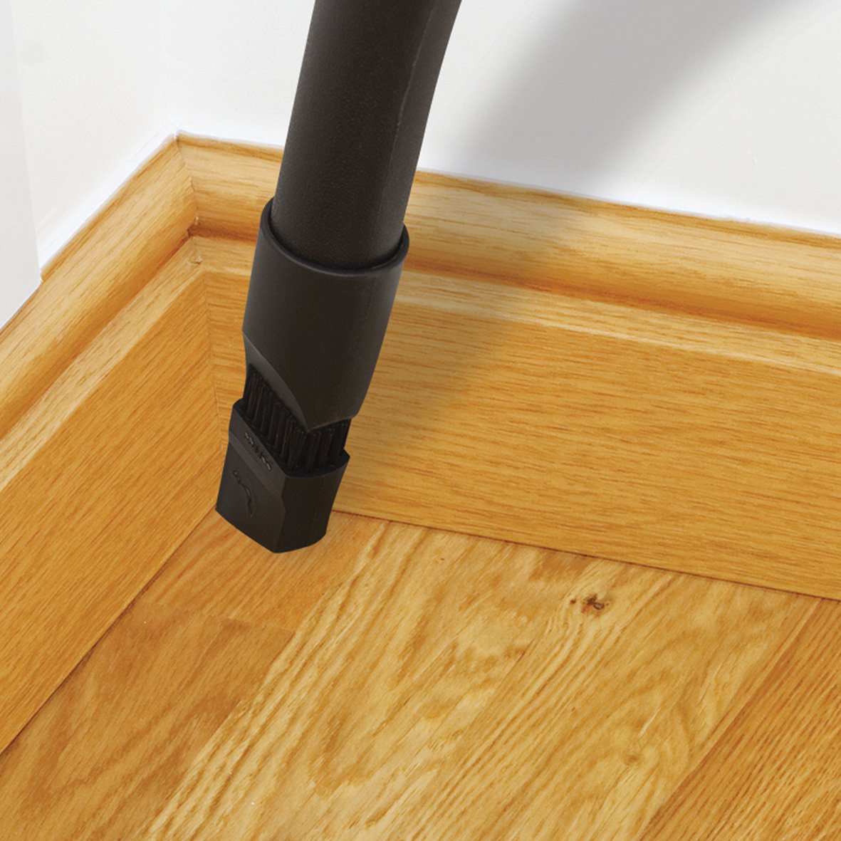 Quest vacuum cleaner with 4.8m power cable