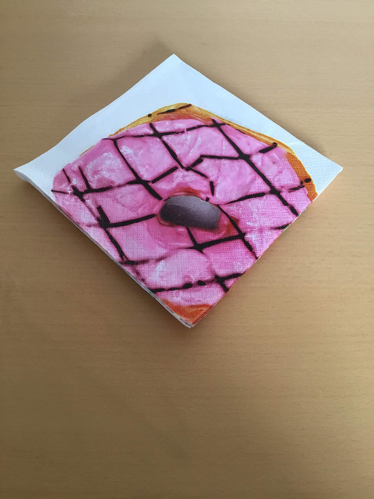 3-ply doughnut paper serviettes 33 x 33cm