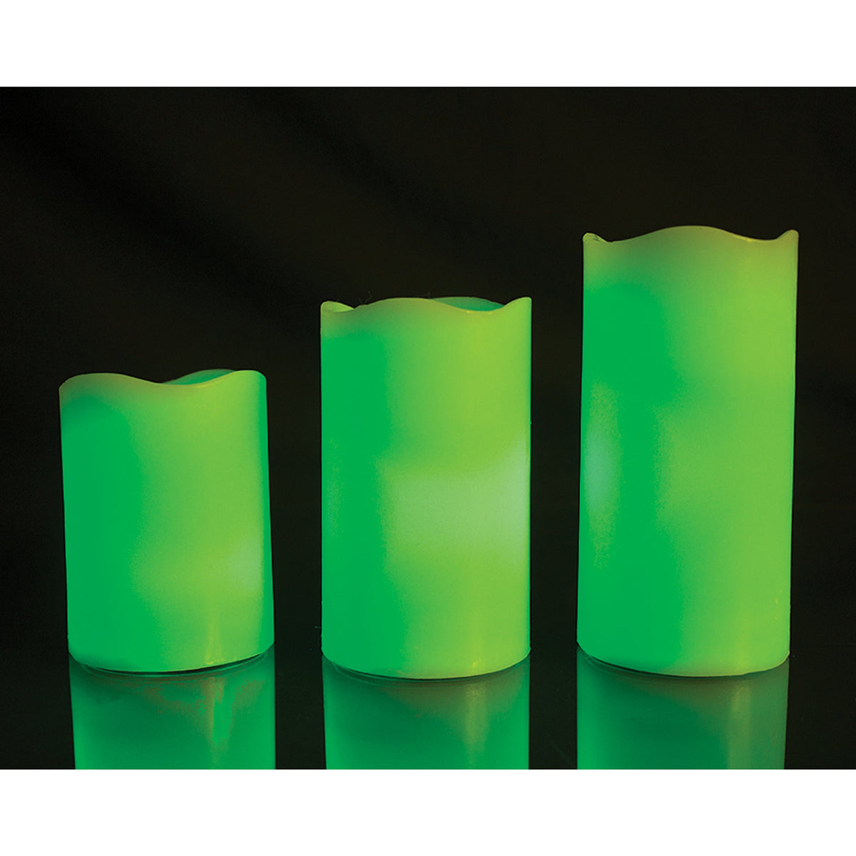 Flameless LED candle set with colour-changing light