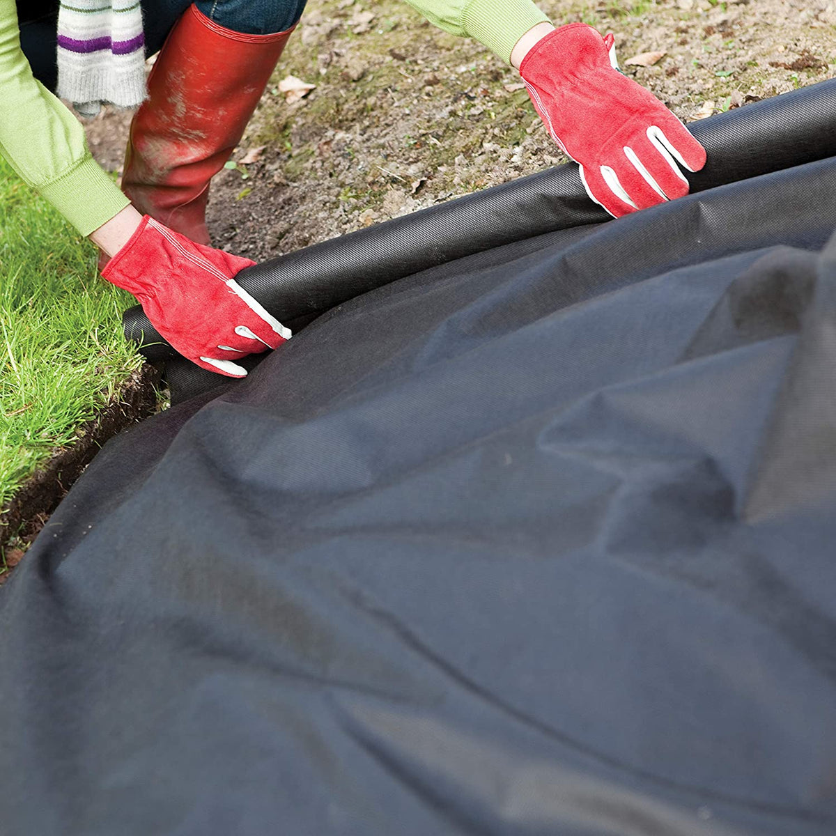 GardenKraft heavy duty 1m x 50m weed control fabric roll