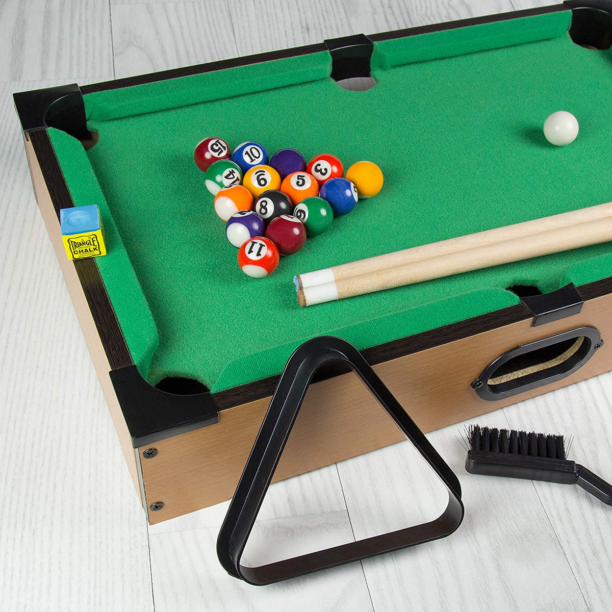 Tabletop pool and snooker game alternate view