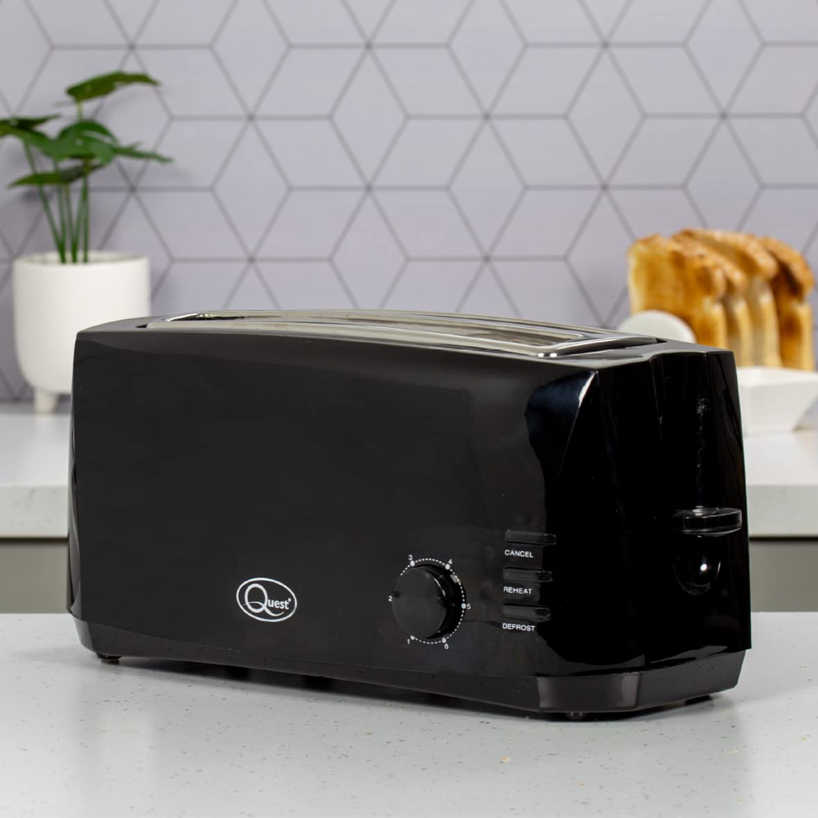 Quest black 4-slice 1400W toaster