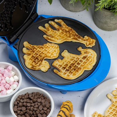 Animal Planet Waffle Makers / 3 in 1 Animal Shaped Waffle Iron/Cool Touch Handle/Non-Stick Coating/Cord Storage/Anti-Slip Feet (Safari)