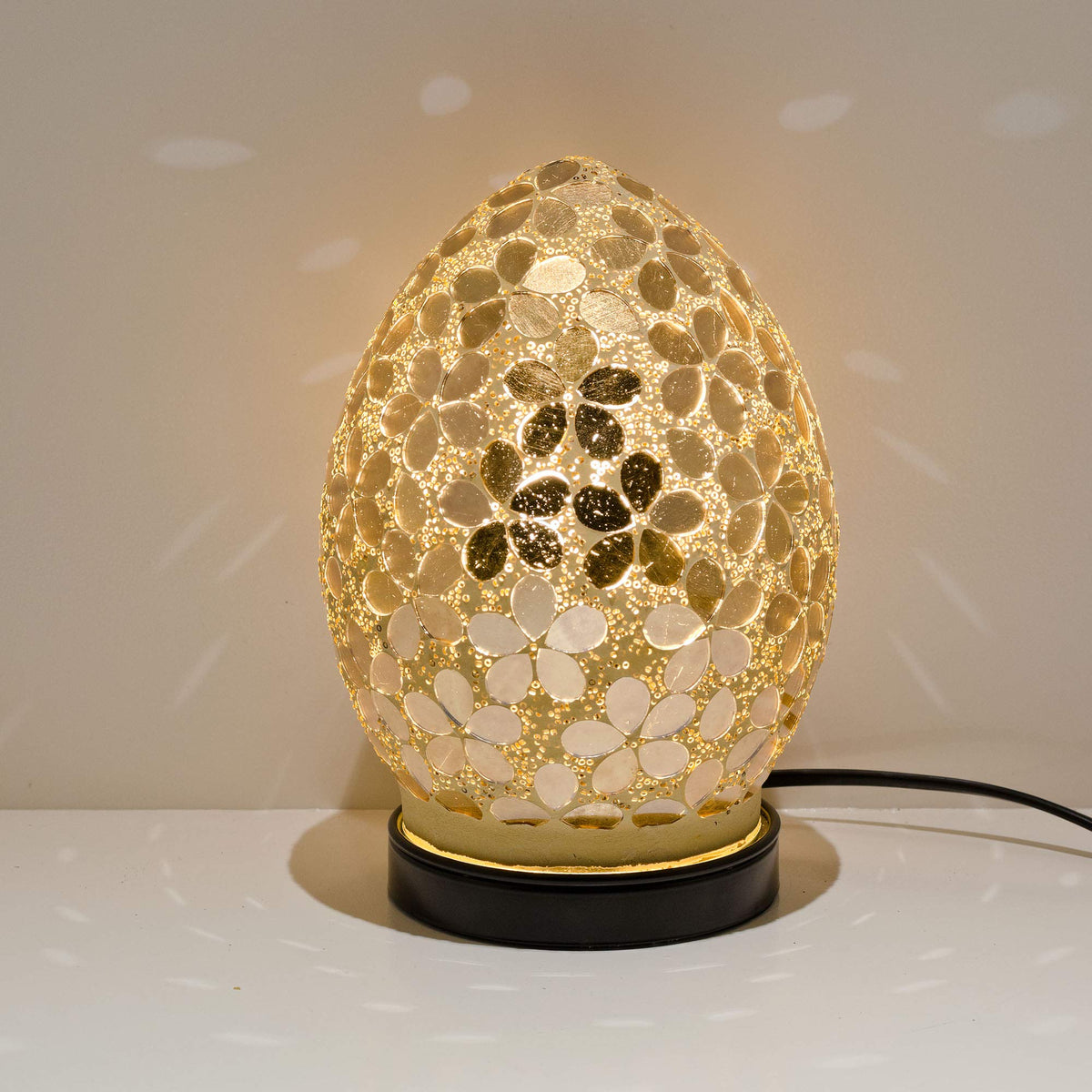 Febland distressed gold flower mosaic mini egg lamp – 20cm
