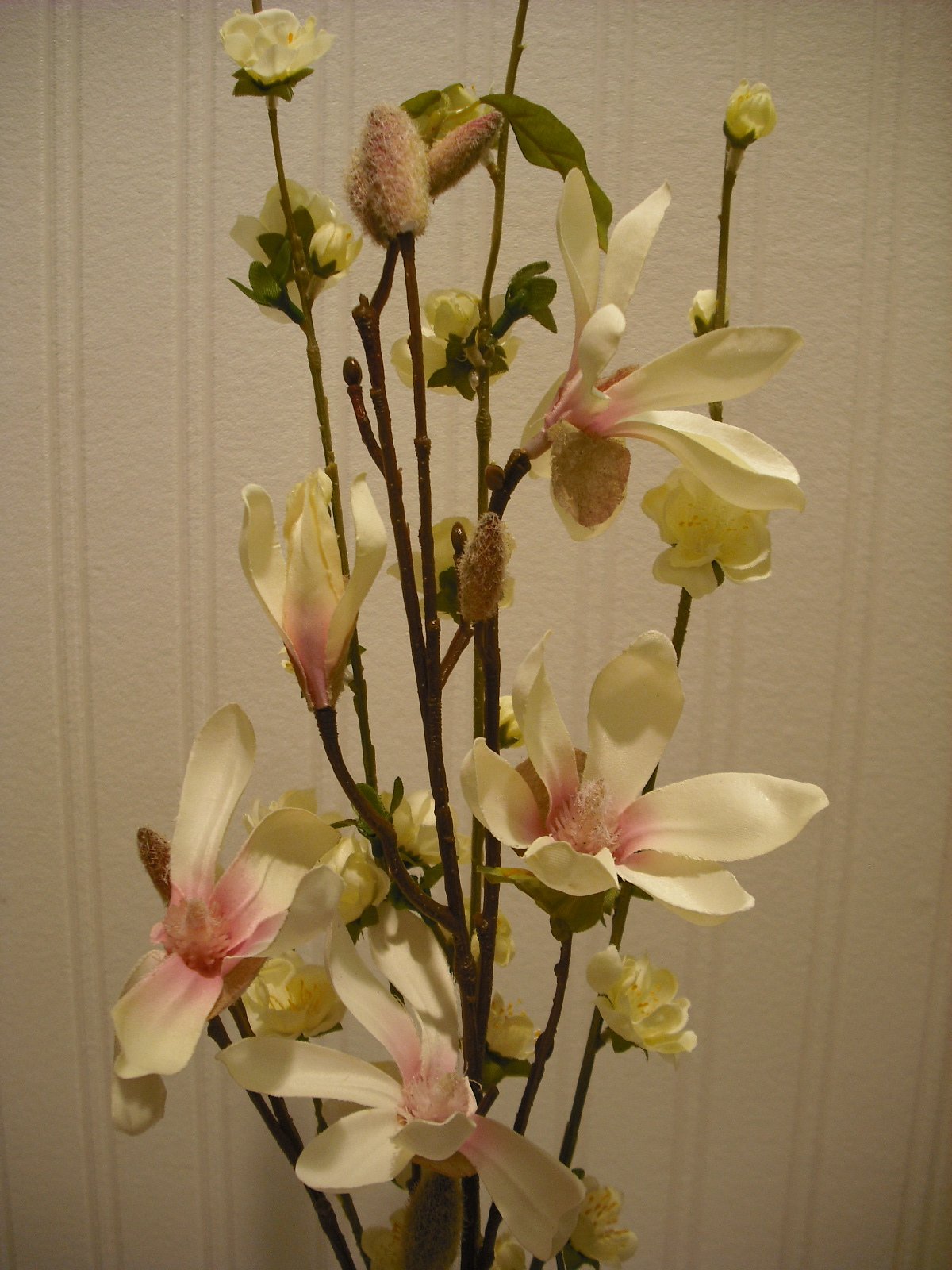 Cream blossom and magnolia artificial flower arrangement in vase – 60cm