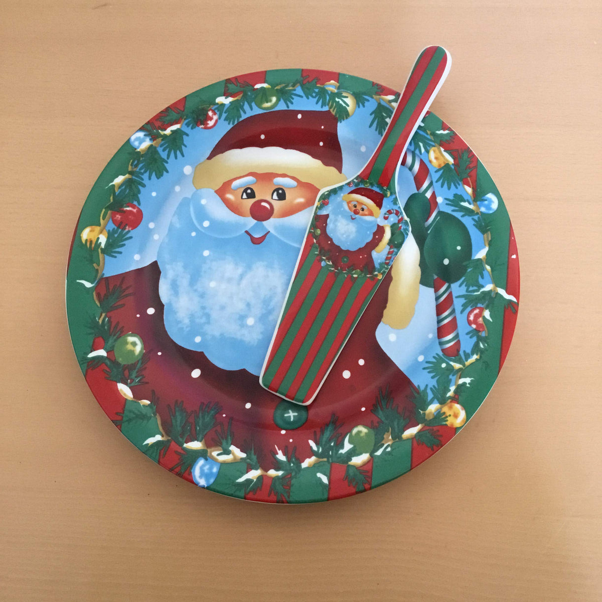 Santa Claus festive cake plate and 27cm serving utensil